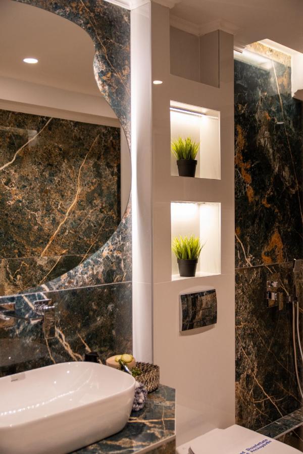 Sithoniars Luxury Ground Floor Apartment With Private Garden Neos Marmaras Bagian luar foto