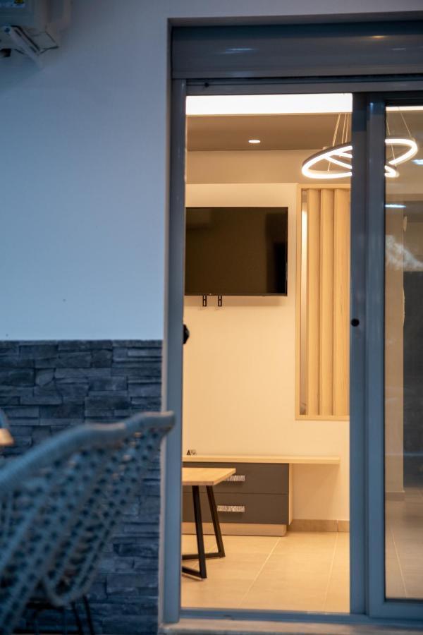 Sithoniars Luxury Ground Floor Apartment With Private Garden Neos Marmaras Bagian luar foto