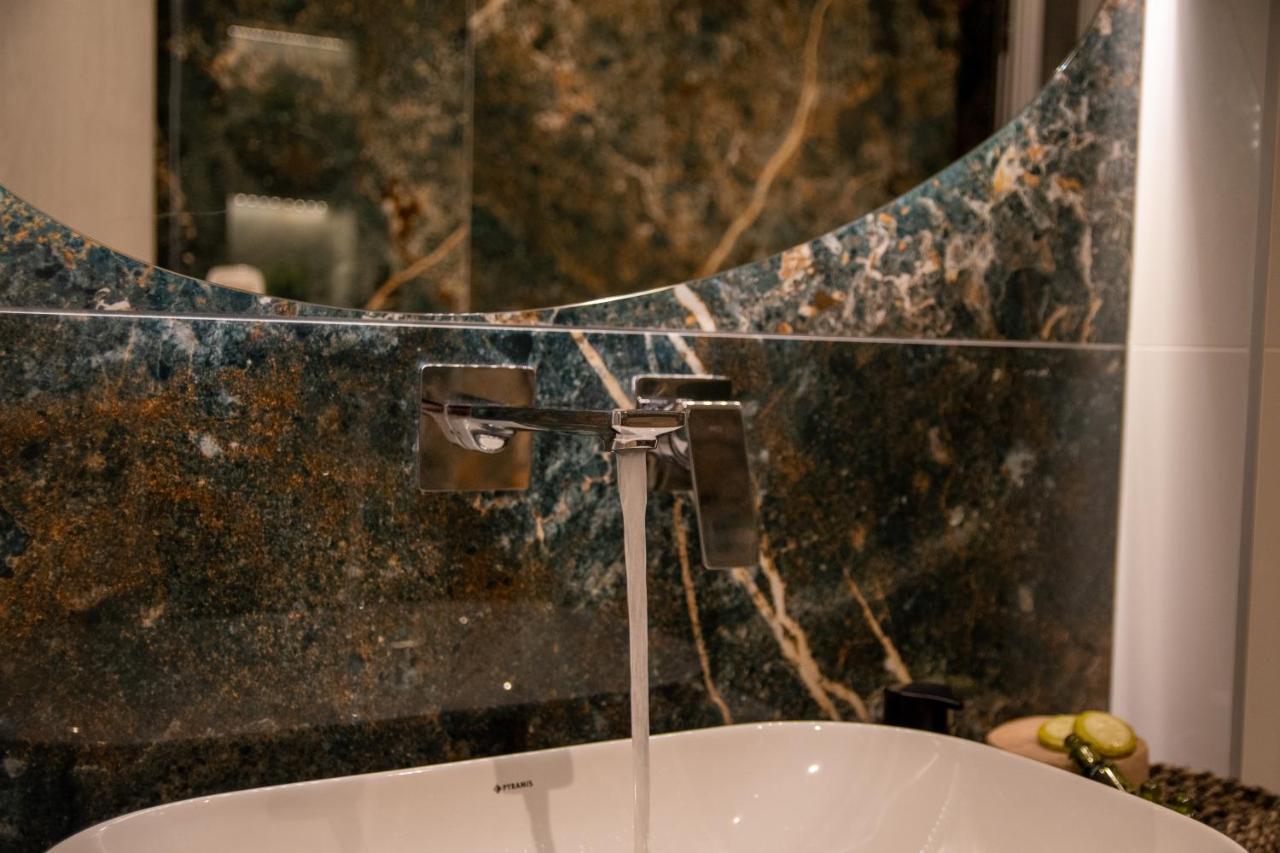 Sithoniars Luxury Ground Floor Apartment With Private Garden Neos Marmaras Bagian luar foto